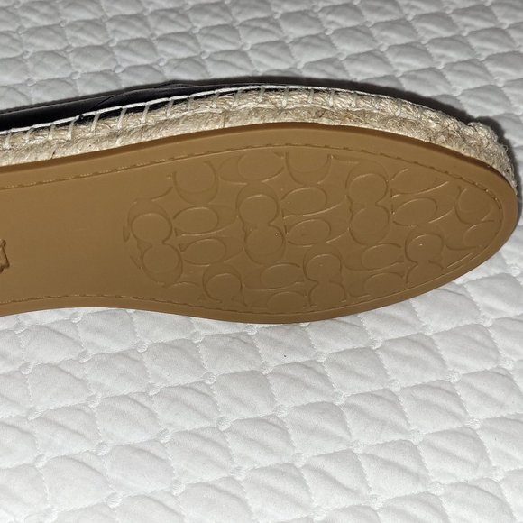 Shoes - Picture 2 of 4